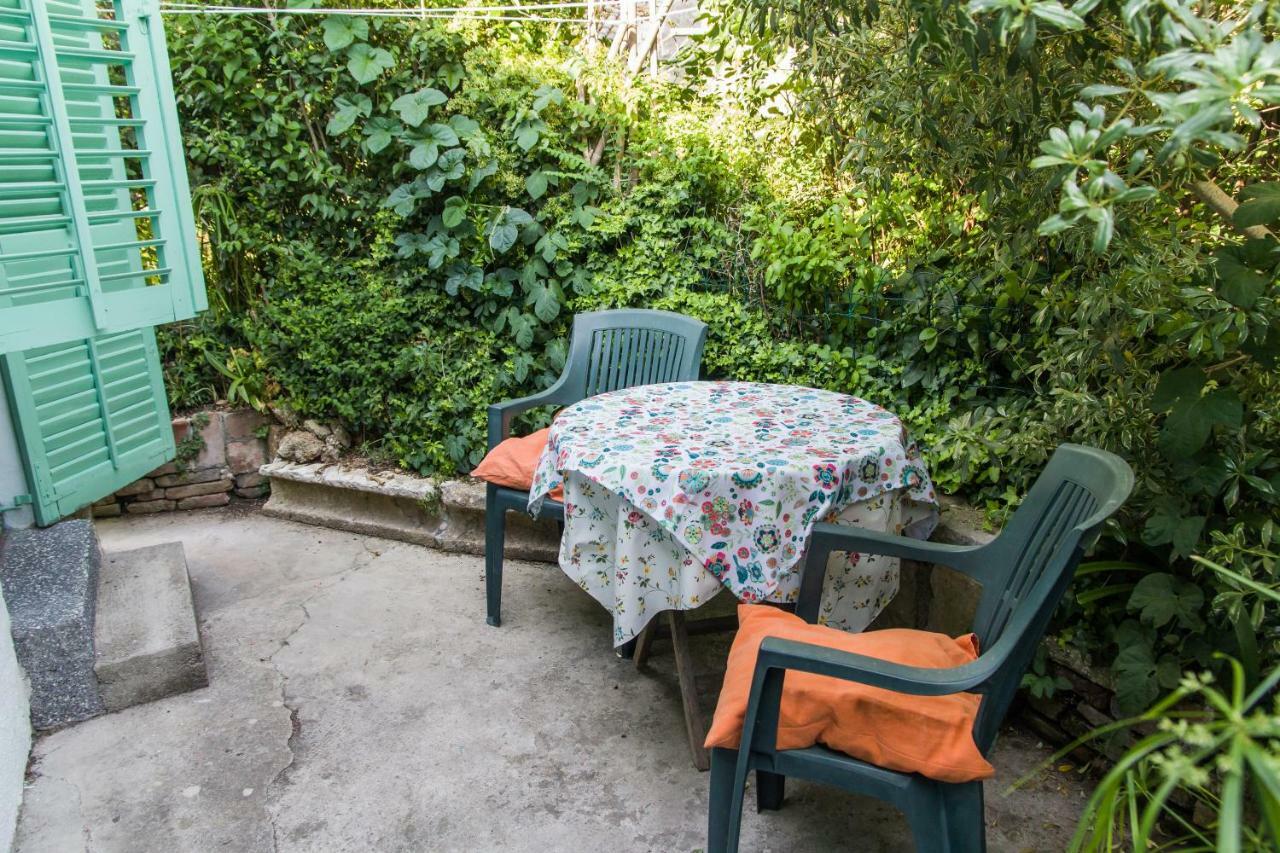 Karmen A Lägenhet Veli Lošinj Exteriör bild